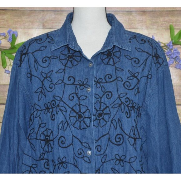 Maggie & Max Women's Blue Button Up Denim Floral Embroidered Shirt Top Size1X - Picture 2 of 9